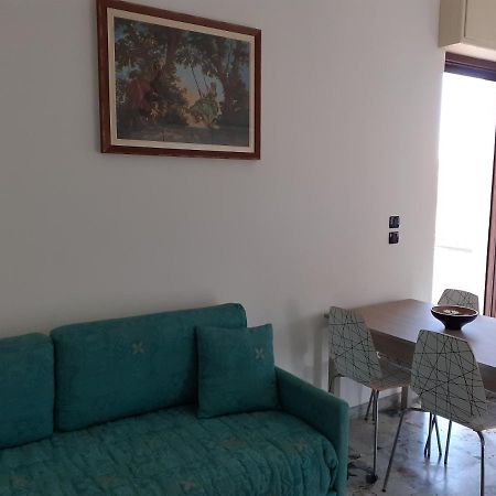 Casa Dusat In Accogliente Edificio Nel Centro Di Monforte Monforte dʼAlba Exterior foto